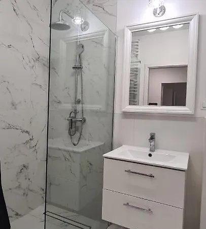 شقة 44 - - Nowy Apartament W Centrum Przy Ul Czerwonego Krzyza سيدلس