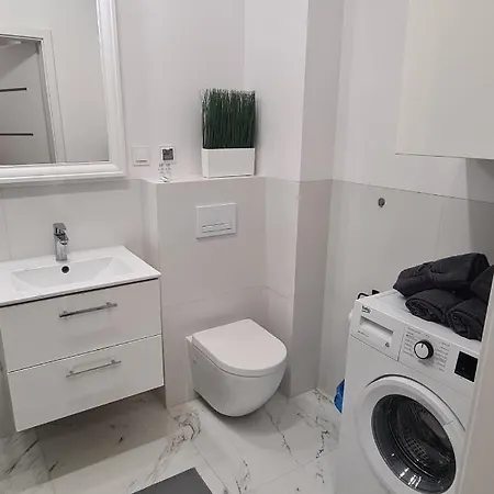 44 - - Nowy Apartament W Centrum Przy Ul Czerwonego Krzyza شقة سيدلس